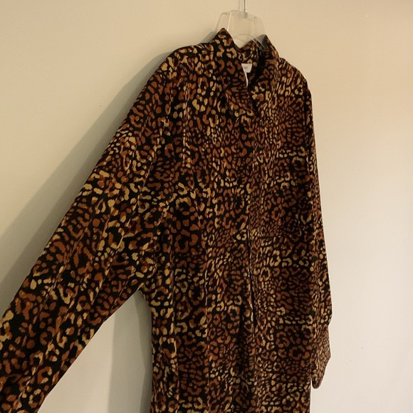 Nine West Animal Print Button Down Long Sleeve Blouse, Women’s Size 1X - Picture 2 of 10
